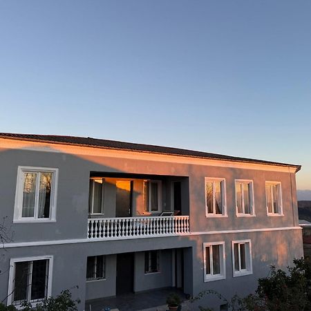 Guest House T&N 库塔伊西 外观 照片