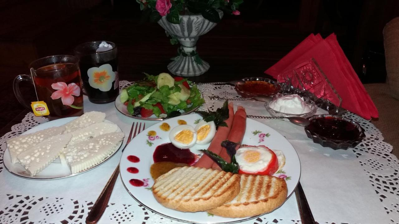 Guest House T&N 库塔伊西 外观 照片