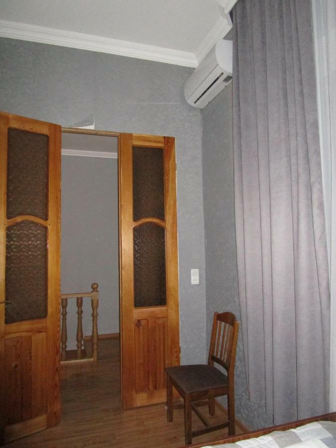 Guest House T&N 库塔伊西 外观 照片